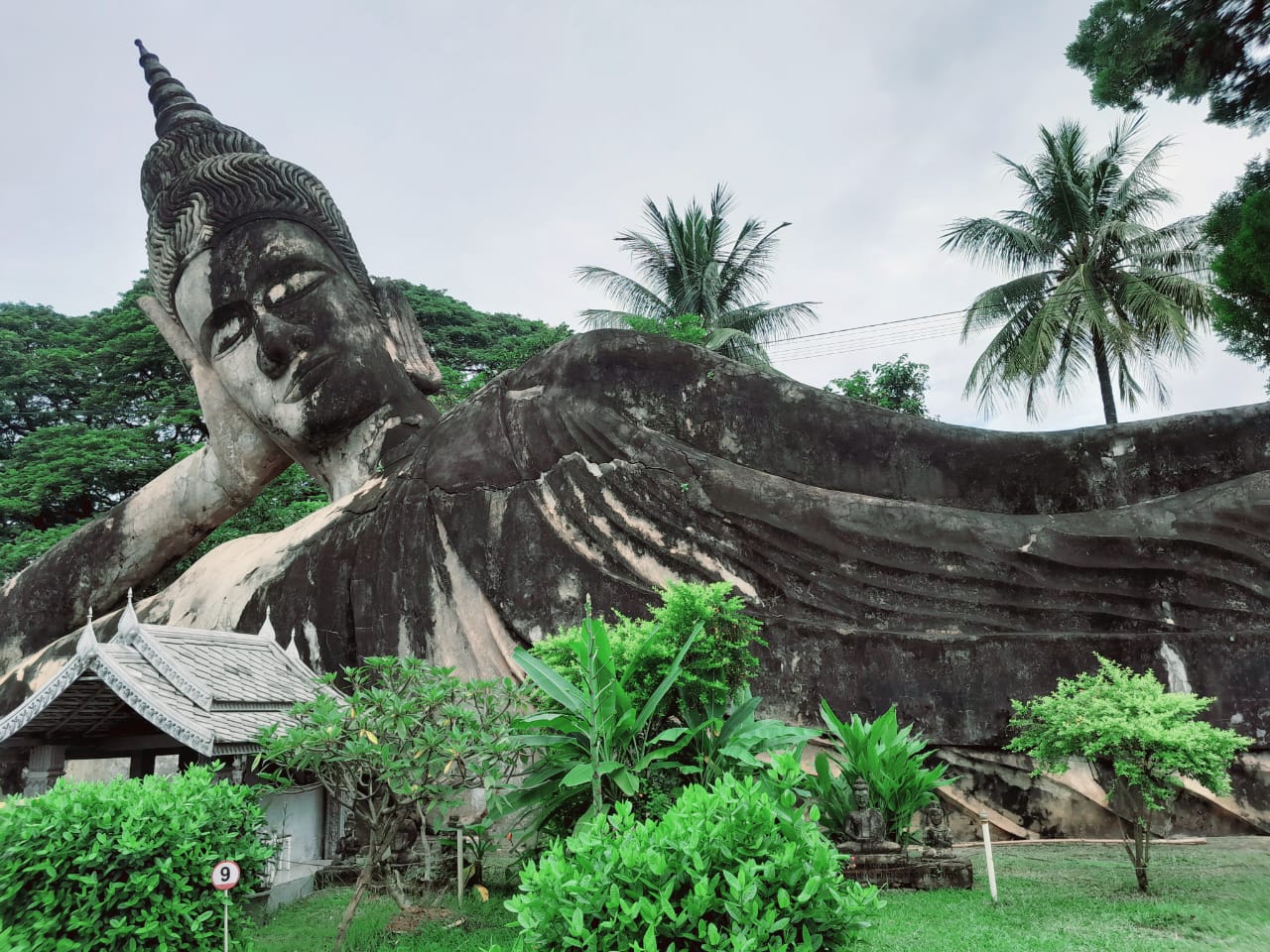 Lao Arts Museum & Buddha Park Tour