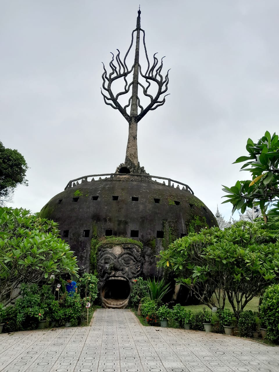 Lao Arts Museum & Buddha Park Tour
