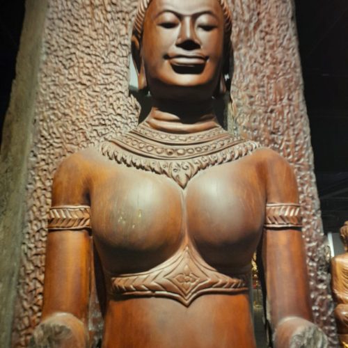 Lao Arts Museum & Buddha Park Tour