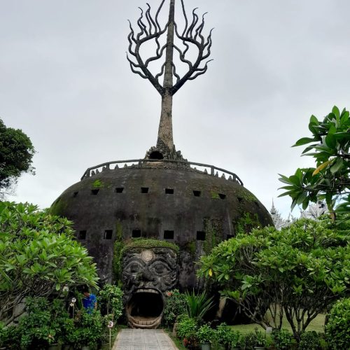 Lao Arts Museum & Buddha Park Tour