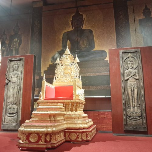 Lao Arts Museum & Buddha Park Tour