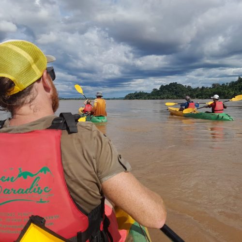 vangvieng-01-river-kayaking-group