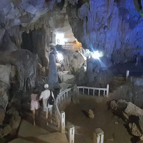 vangvieng-11-lit-cave-walkway-railings